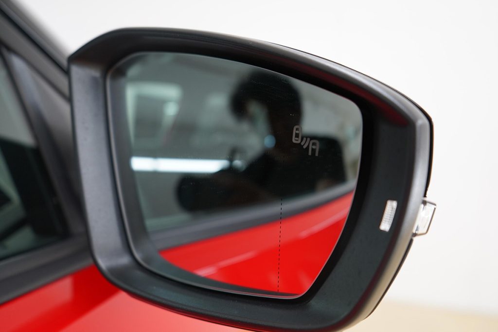 フォルクスワーゲン T-Roc TDI ブラックスタイル