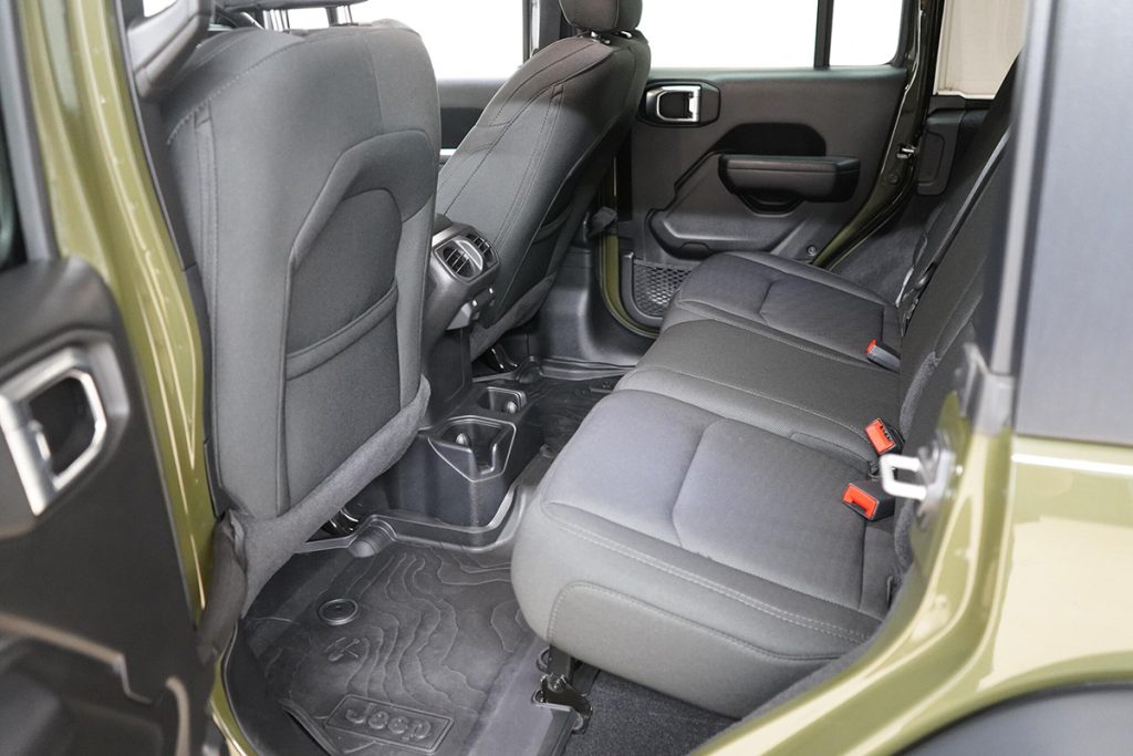 ジープ ラングラー　アンリミテッド ウイリス