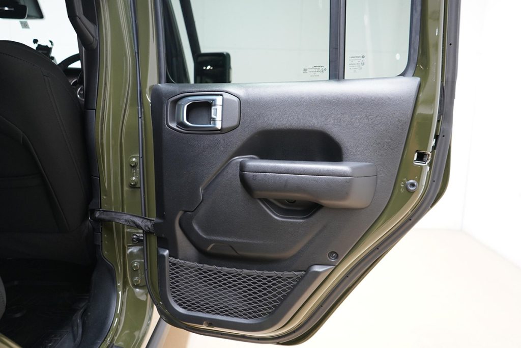 ジープ ラングラー　アンリミテッド ウイリス