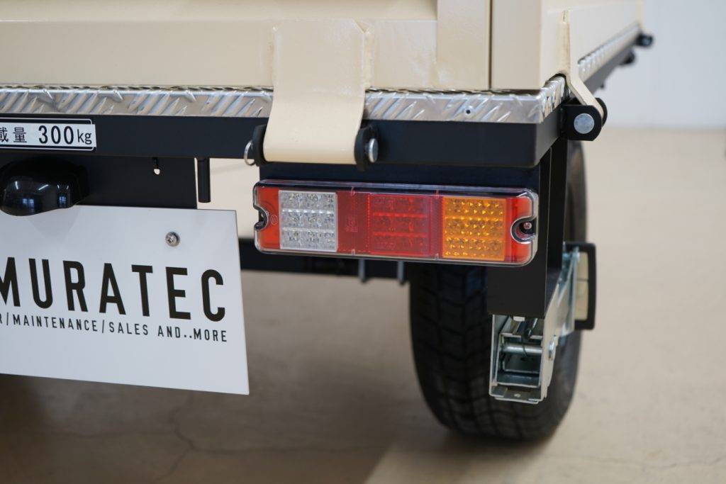 カーゴトレーラー　ベージュ