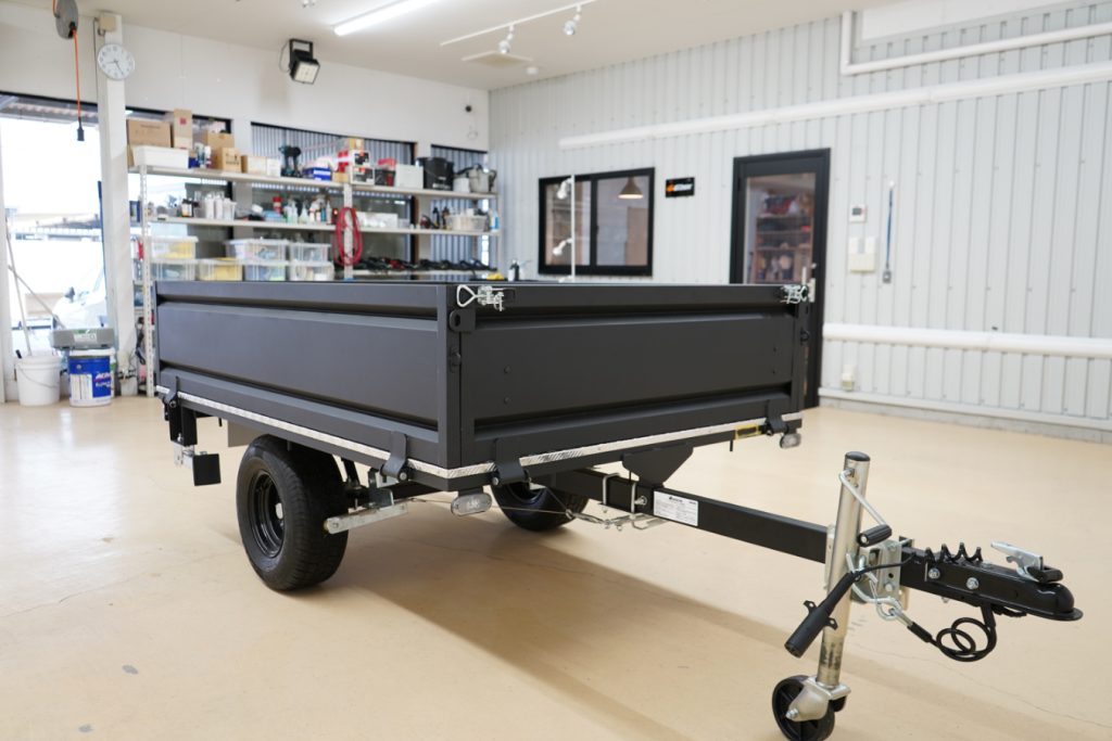 カーゴトレーラー　ブラック