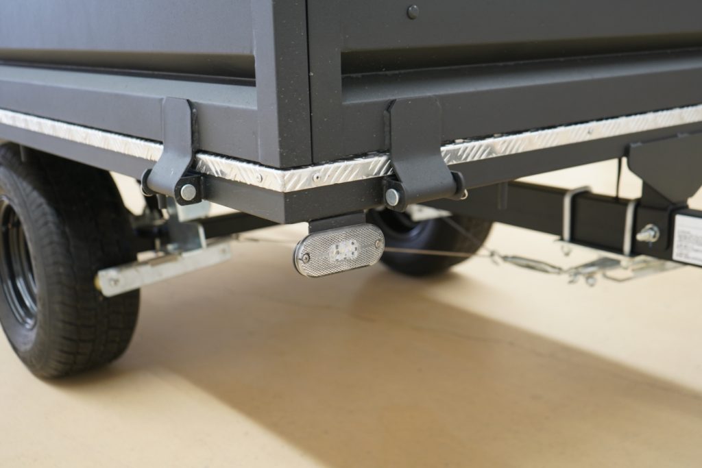 カーゴトレーラー　ブラック